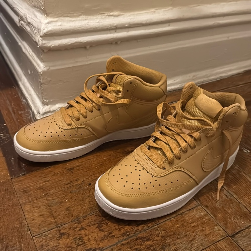 Women’s Nike Court Vision Mid - 9.5